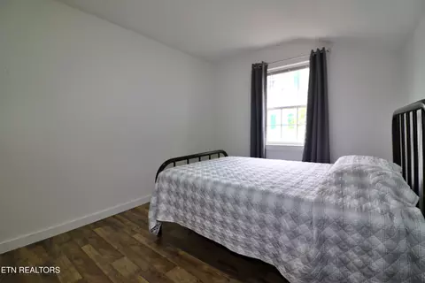 Bedroom - 117 N Main St, Oneida, TN 37841 photo 5 of 7