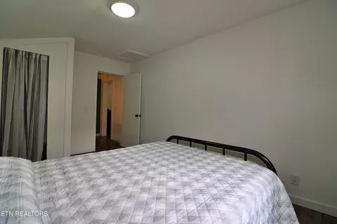 Bedroom - 117 N Main St, Oneida, TN 37841 photo 6 of 7