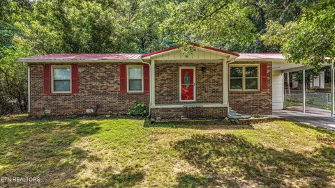 608 W 10th Ave, Lenoir City, TN 37771