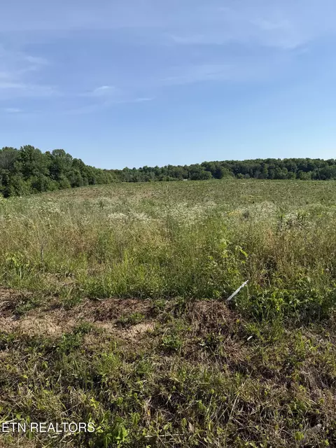 12 Petty Rd # C, Sparta, TN 38583