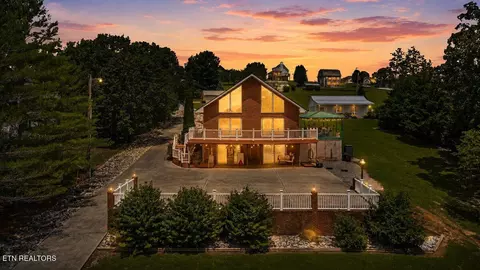 361 Cape Russell Rd, Sharps Chapel, TN 37866