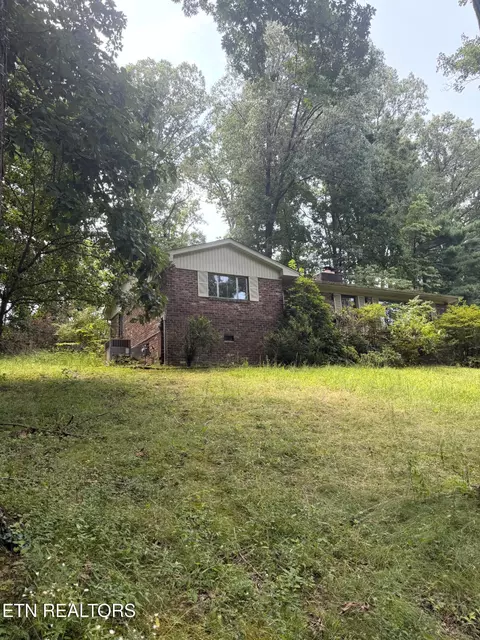 4928 Skyview Dr, Knoxville, TN 37917