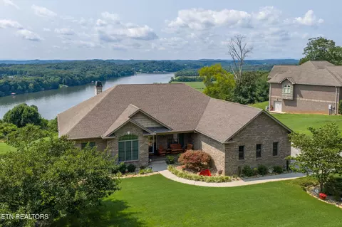645 Fort Hill St, Loudon, TN 37774
