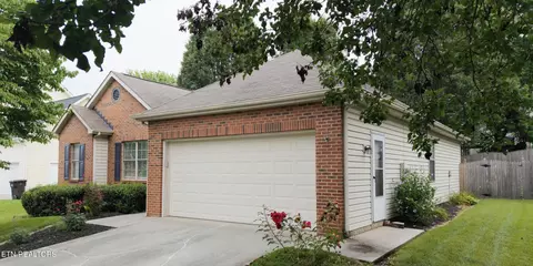 10145 Rockbrook Dr, Knoxville, TN 37931