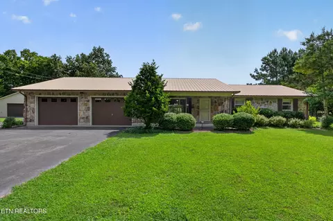 705 Highland Dr, Crossville, TN 38572