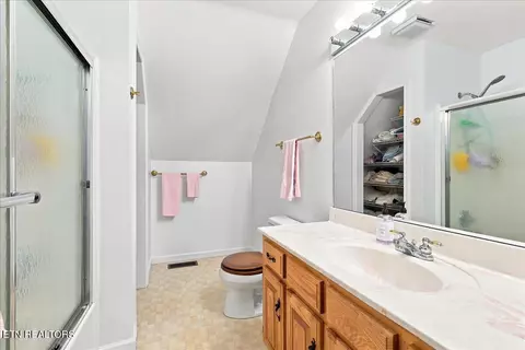 Bath - 363 Devon Way Rd, White Pine, TN 37890 photo 5 of 6