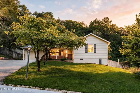 3021 Wenwood Dr, Knoxville, TN 37921
