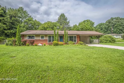 2105 Pulaski Rd, Knoxville, TN 37914