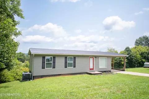 1045 Monroe Cir, Madisonville, TN 37354