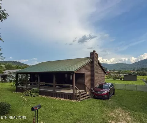 153 Padgett Mill Rd, Cosby, TN 37722