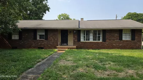 214 Chestnut St, Sweetwater, TN 37874