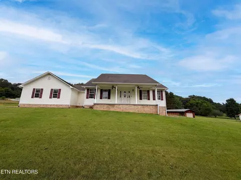 3146 Lora Dr, Maryville, TN 37803