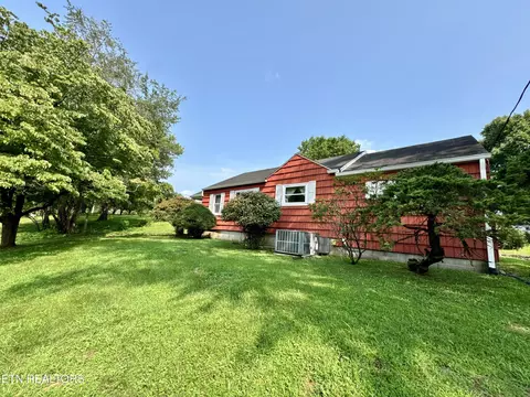 2510 Emoriland Blvd, Knoxville, TN 37917