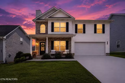 8125 Equinox Ln, Powell, TN 37849