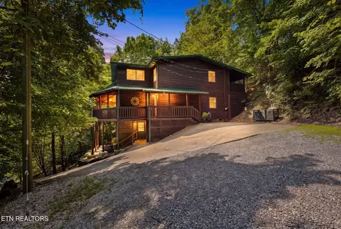 2202 Applewood Rd, Sevierville, TN 37862