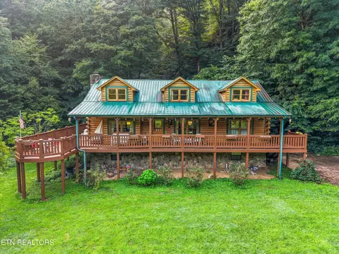 813 Steer Creek Rd, Tellico Plains, TN 37385