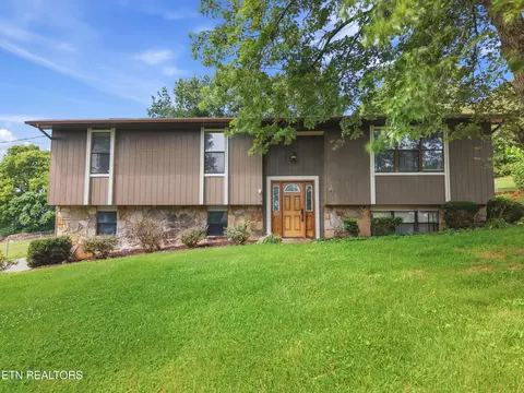 7813 Cedarcrest Rd, Knoxville, TN 37938