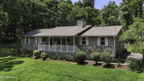 8452 Carr Ln, Knoxville, TN 37938