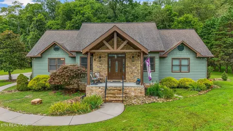 2939 Deep River Dr, Sevierville, TN 37876