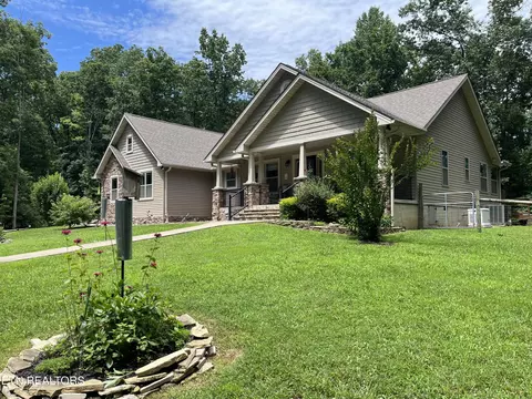 104 Bottom Dr, Monterey, TN 38574