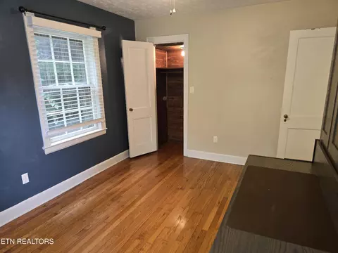 Bedroom - 400 Gloucester Ave, Middlesboro, KY 40965 photo 3 of 12