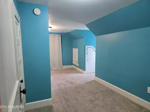 Bedroom - 400 Gloucester Ave, Middlesboro, KY 40965 photo 11 of 12