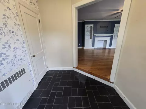 Other - 400 Gloucester Ave, Middlesboro, KY 40965 photo 1 of 11