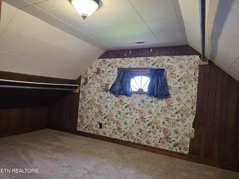 Bedroom - 400 Gloucester Ave, Middlesboro, KY 40965 photo 8 of 12