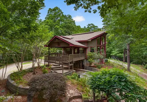 242 Deer Run Dr, Maryville, TN 37803