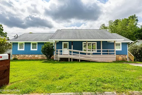 5848 Solar Dr, Knoxville, TN 37921