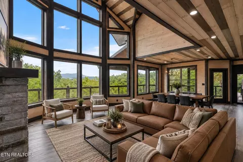 3123 Laughing Pine Ln, Sevierville, TN 37862