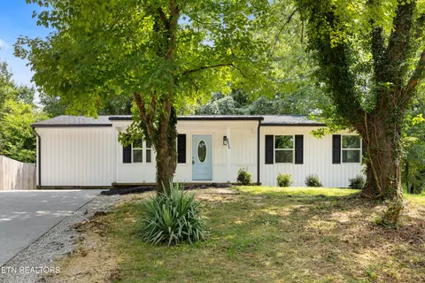 5200 Evelyn Dr, Knoxville, TN 37909