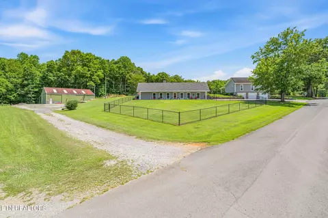 4762 Dogwood Ln, Strawberry Plains, TN 37871