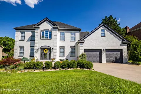 12612 Broken Saddle Rd, Farragut, TN 37934