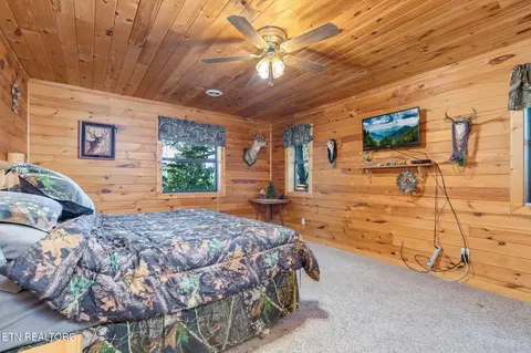 Bedroom - 3469 Sugar Maple Loop Rd, Sevierville, TN 37862 photo 12 of 13