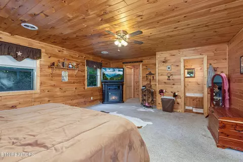Bedroom - 3469 Sugar Maple Loop Rd, Sevierville, TN 37862 photo 9 of 13