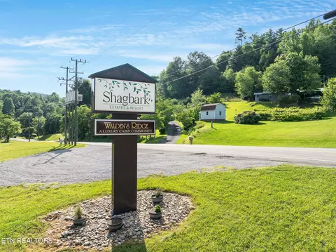 Exterior - 3469 Sugar Maple Loop Rd, Sevierville, TN 37862 photo 2 of 8