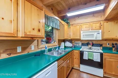 Kitchen - 3469 Sugar Maple Loop Rd, Sevierville, TN 37862 photo 4 of 4
