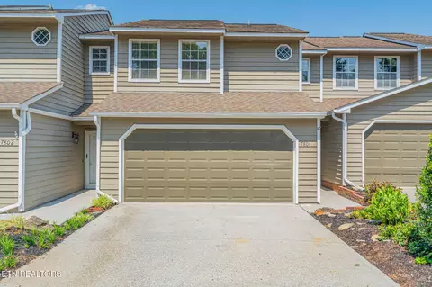 7804 Village Dr, Knoxville, TN 37919
