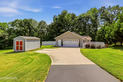 2526 Peach Orchard Rd, Maryville, TN 37803