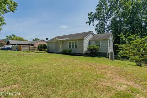 5721 NW Davida Rd, Knoxville, TN 37912