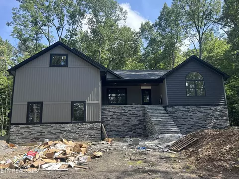 633 Icy Cove Tr, Monterey, TN 38574
