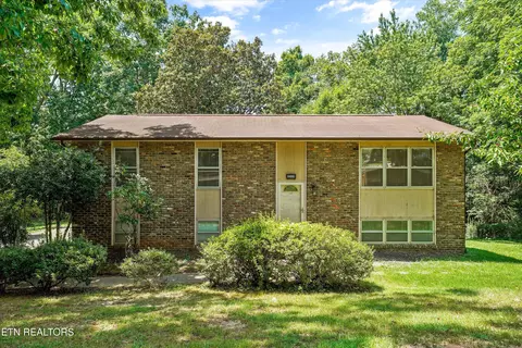 2309 Black Bear Rd, Knoxville, TN 37923