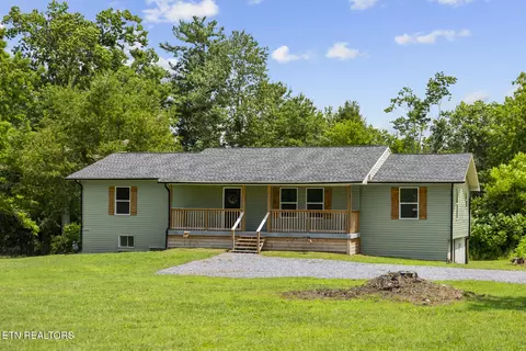37 Windy Acres Dr, Crossville, TN 38571