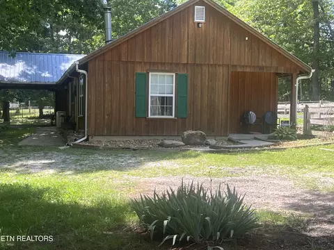 684 Spruce Creek Dr, Jamestown, TN 38556