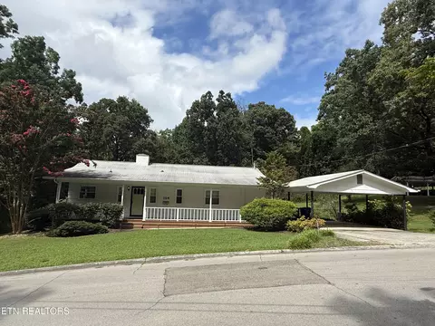 104 Pleasant Rd, Oak Ridge, TN 37830