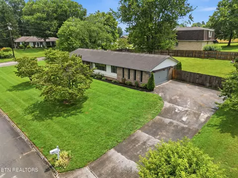 1019 Kensington Blvd, Maryville, TN 37803