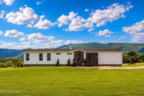 5208 Sevierville Rd, Maryville, TN 37804