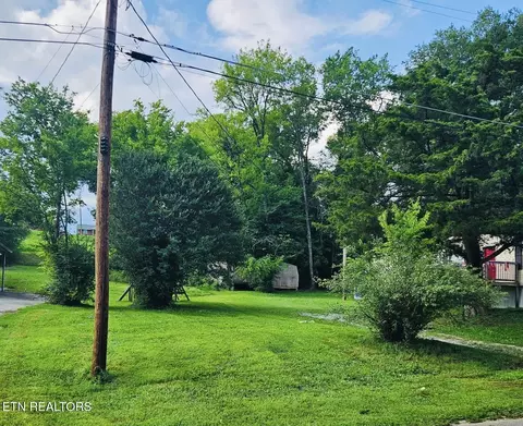 Mayberry St, Harriman, TN 37748