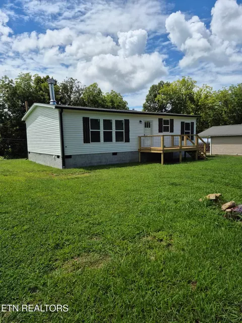 27 N Niota Rd, Englewood, TN 37329